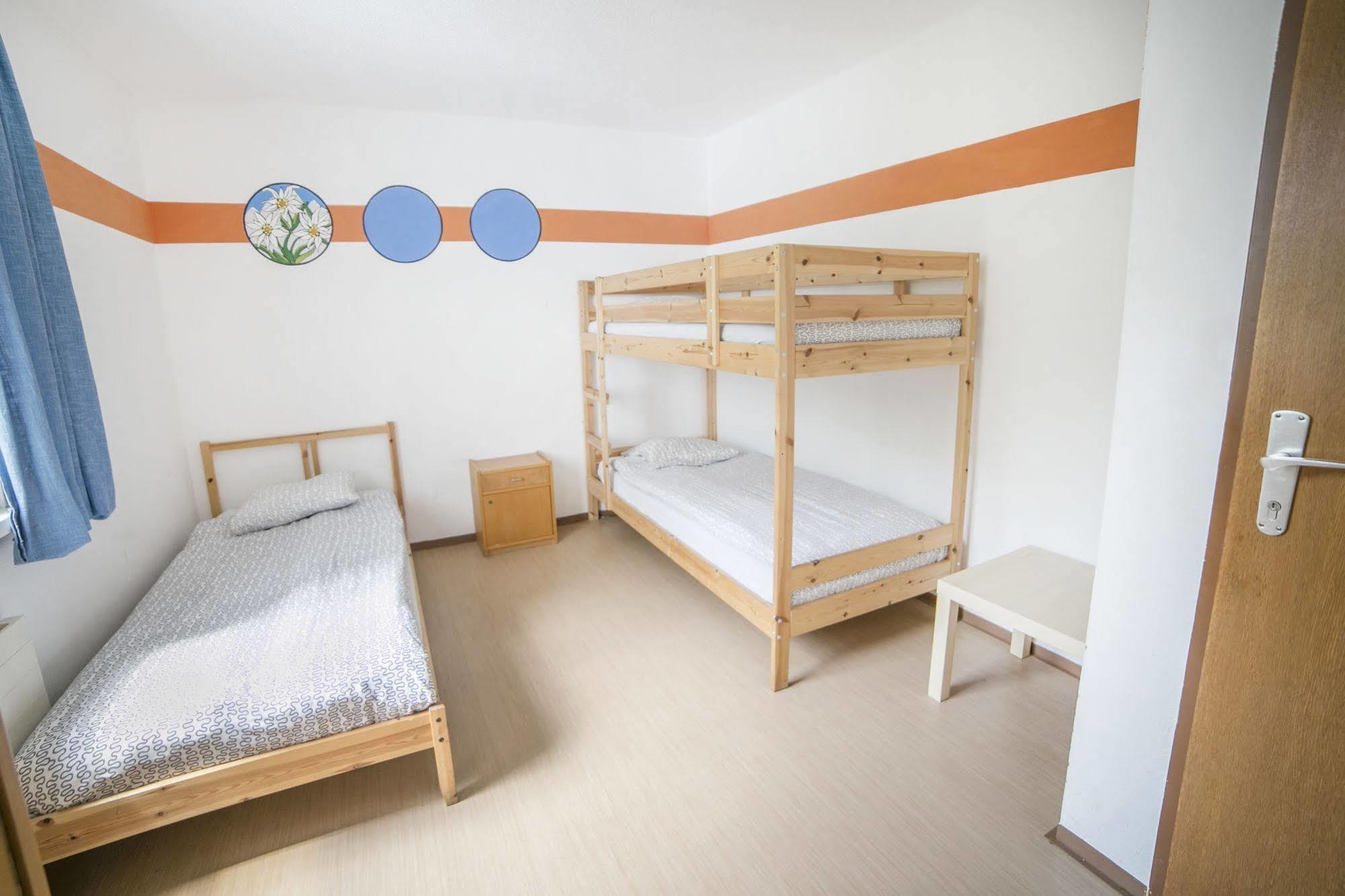 Hostel Marmota Инсбрук Екстериор снимка